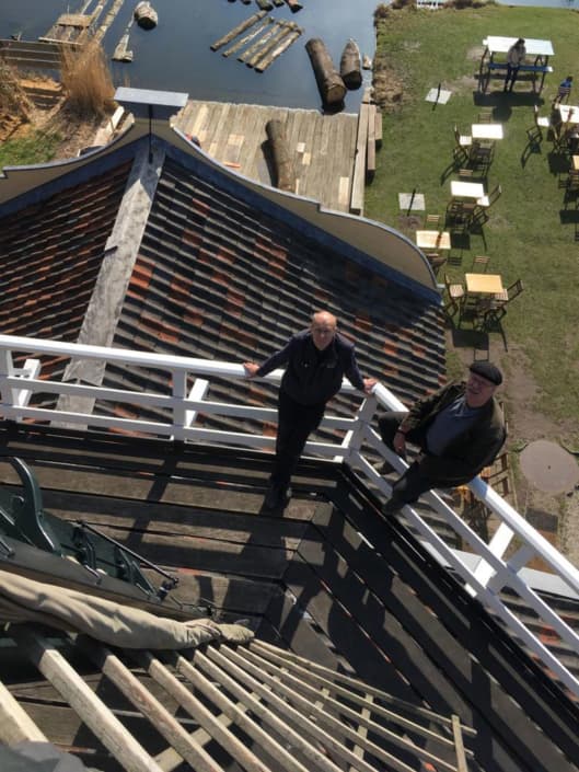 Molenaars bij de molen